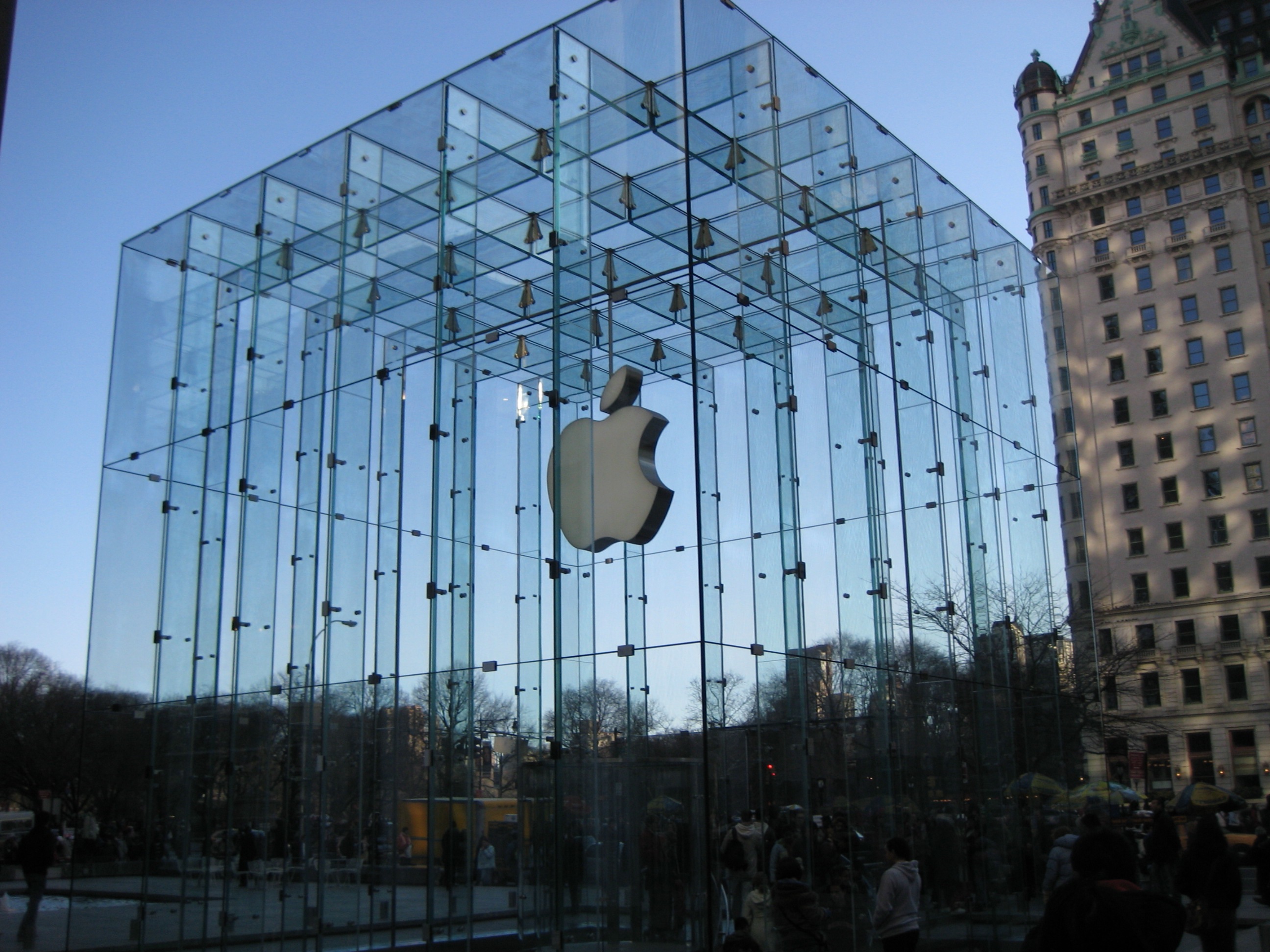Apple institutes a matching program for charitable employee donations