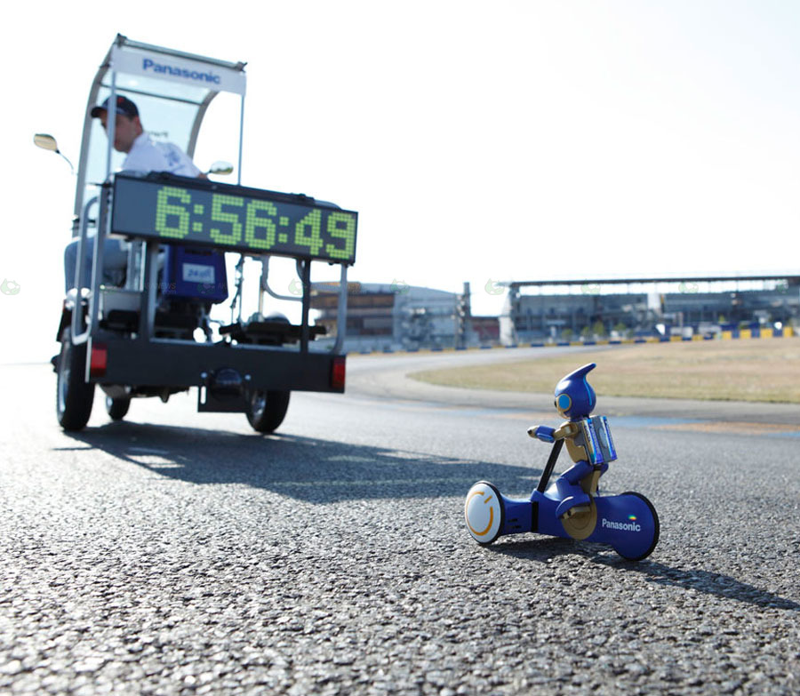 This tiny robot will take on the Hawaiian Ironman triathlon