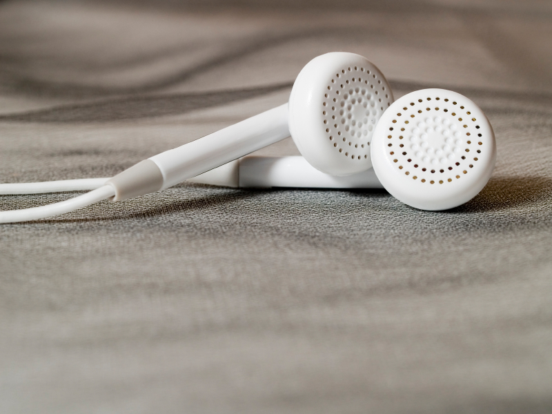 Apple Earbuds