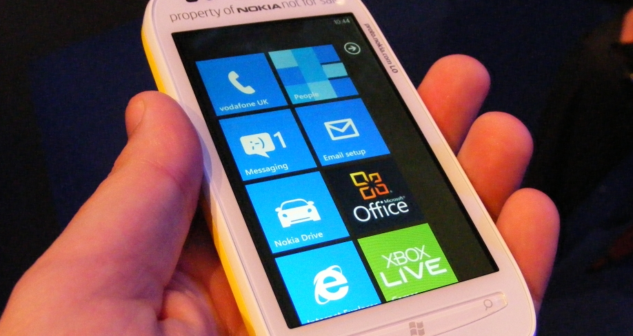 Facebook app for WP7 set to receive much needed refresh