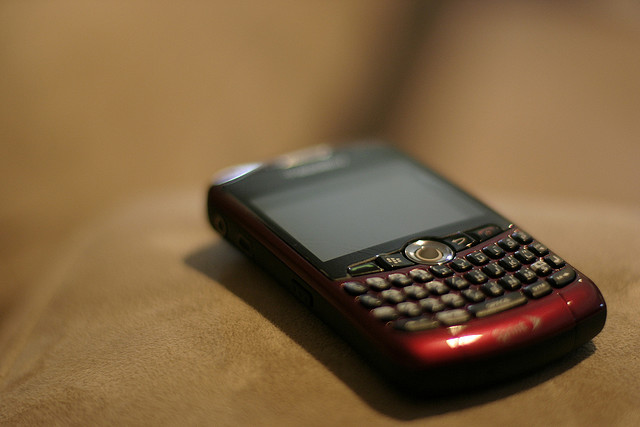 RIM offers free apps, support as compensation for BlackBerry outage