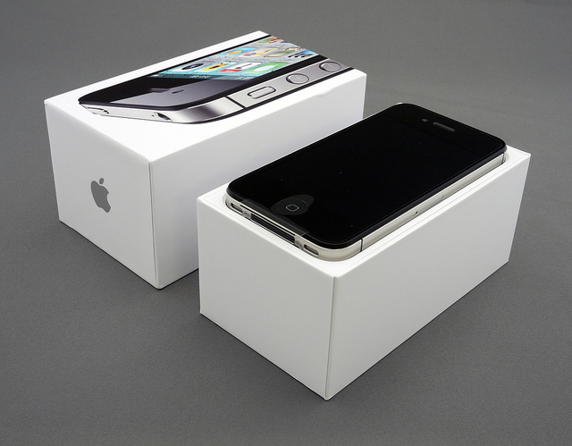 AT&T activated over 1 million iPhone 4S handsets in four days