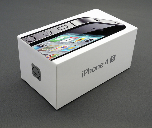 Consumer Reports recommends the iPhone 4S, still not sold on the iPhone 4