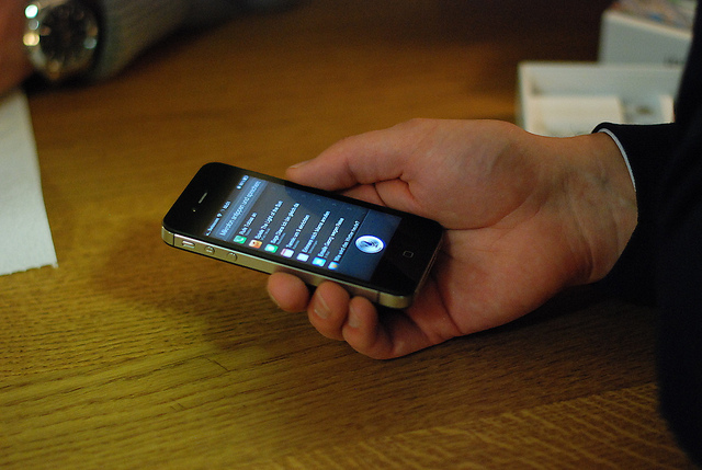 Apple tells artist behind Siri’s ‘Daniel’: Keep quiet on your involvement, our products ...