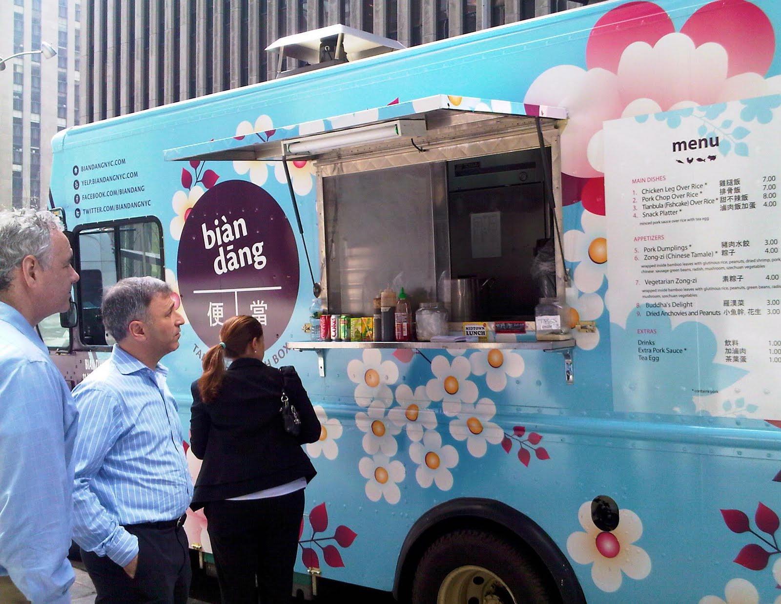 NYC Food Trucks are on the run. Find them with the Tweat.it app