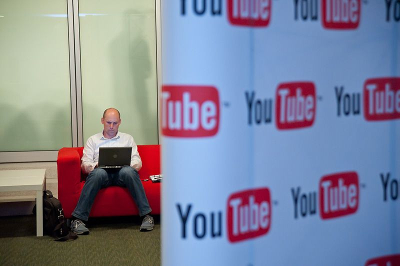 Nielsen: Facebook drops one slot in US online video ranking