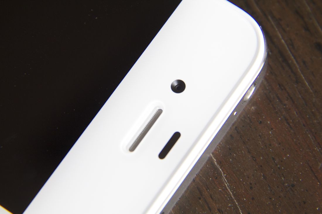 The iPhone 4S uses an always-on IR beam for Siri’s head detection