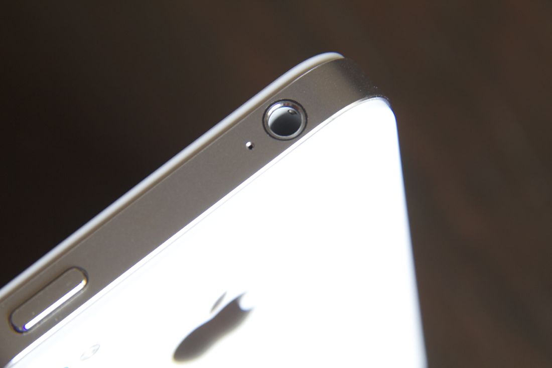 iPhone 4S and iPhone 4 launching on C Spire wireless November 11 with cheaper plans