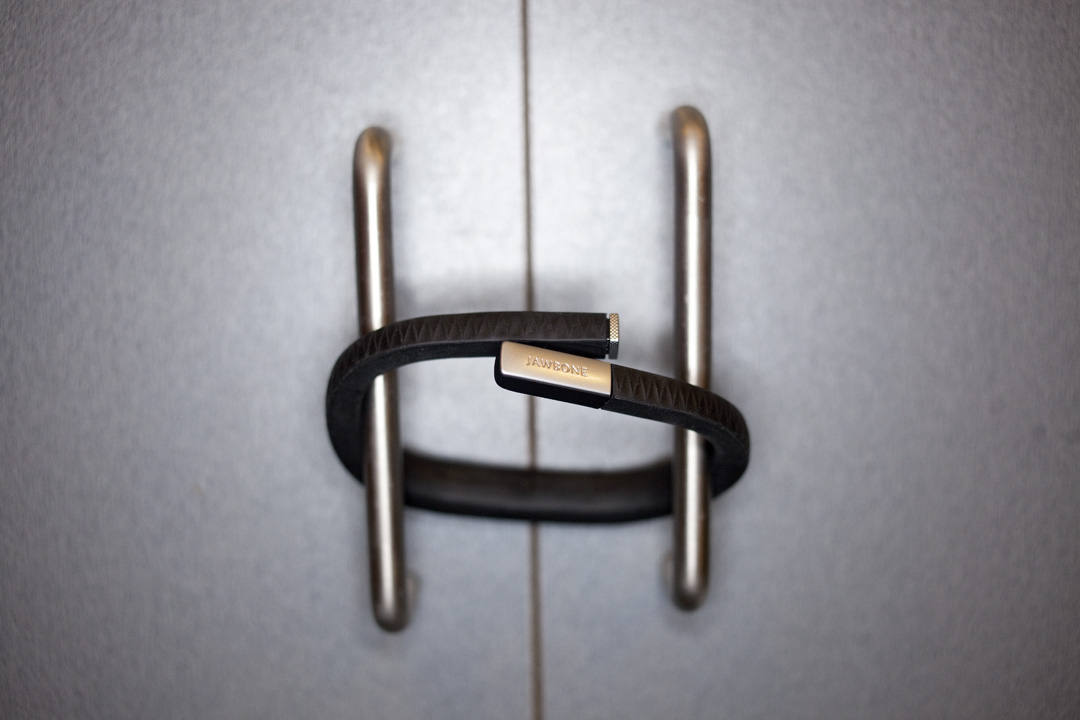 Jawbone’s UP wristband and iPhone app available Nov. 6th for $99