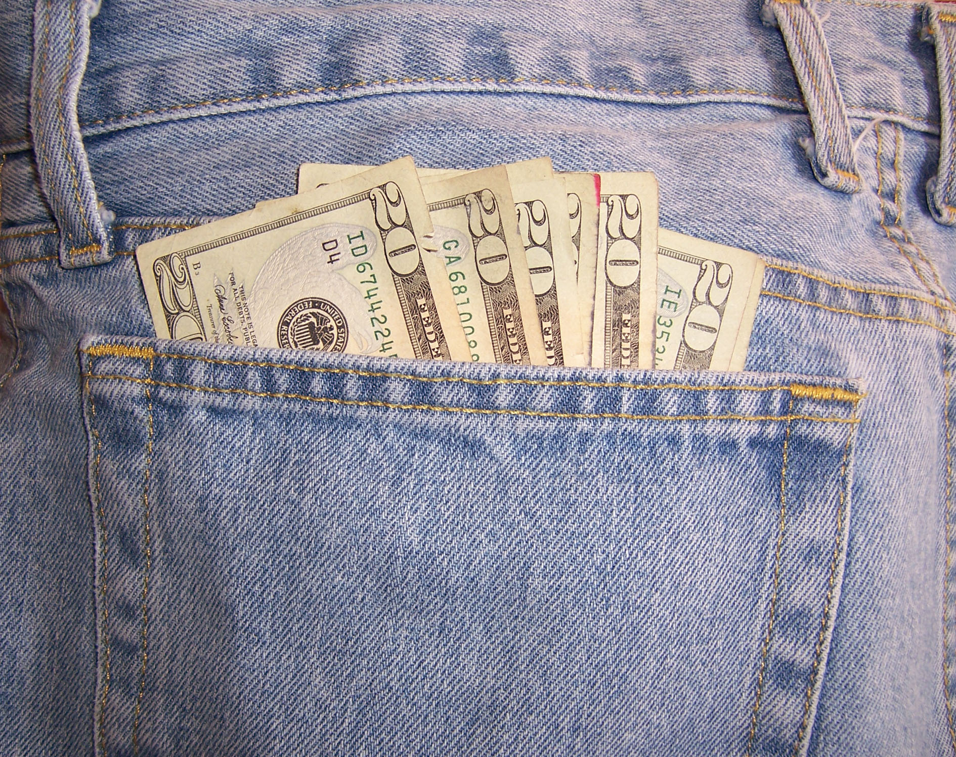 HelloWallet is a brilliant personal finance tool in your pocket