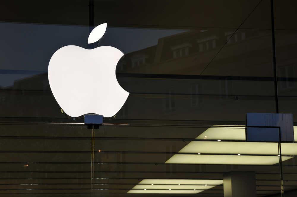 Apple kicks security researcher out of App Store after iOS vulnerability discovered