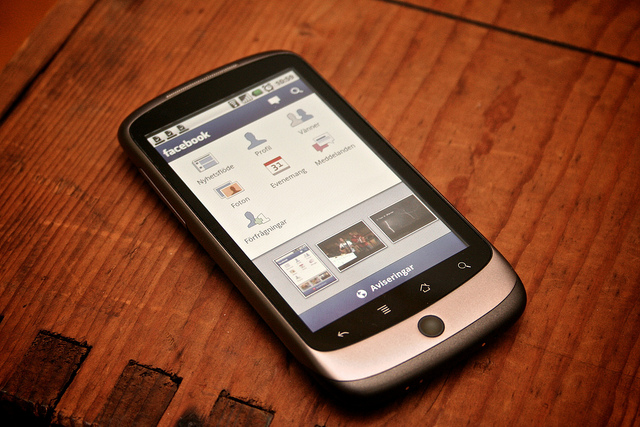 Report: 300 million users now access Facebook via its mobile apps