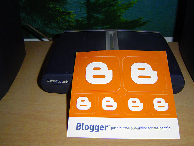 Google begins to roll out Google+ features for Blogger