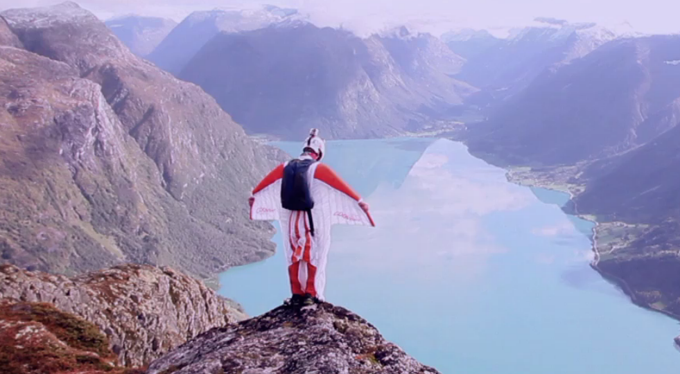 Watch The Worldâs Fastest Flying Human Being