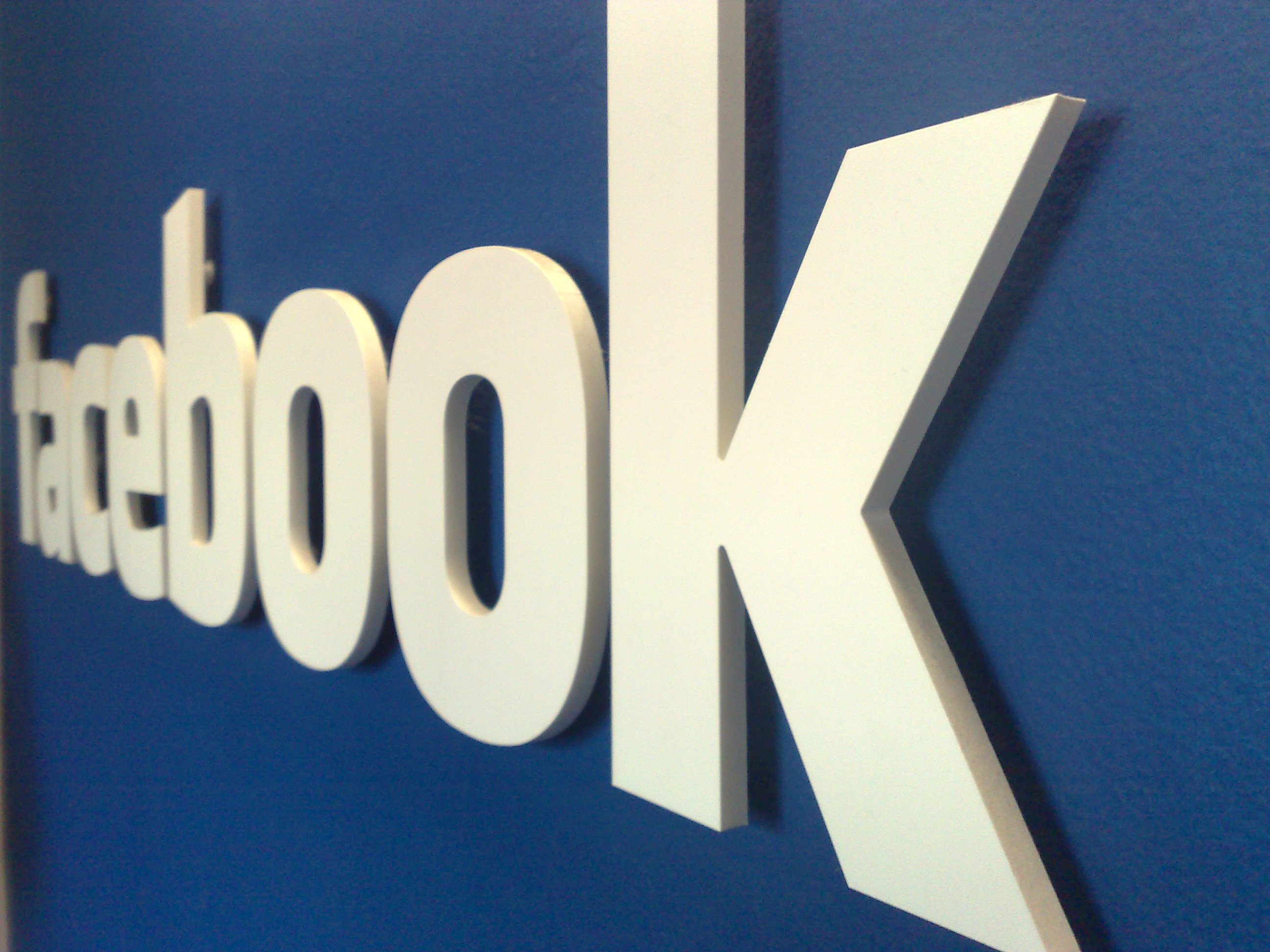 Facebook introduces changes to encourage gaming, particularly on mobile