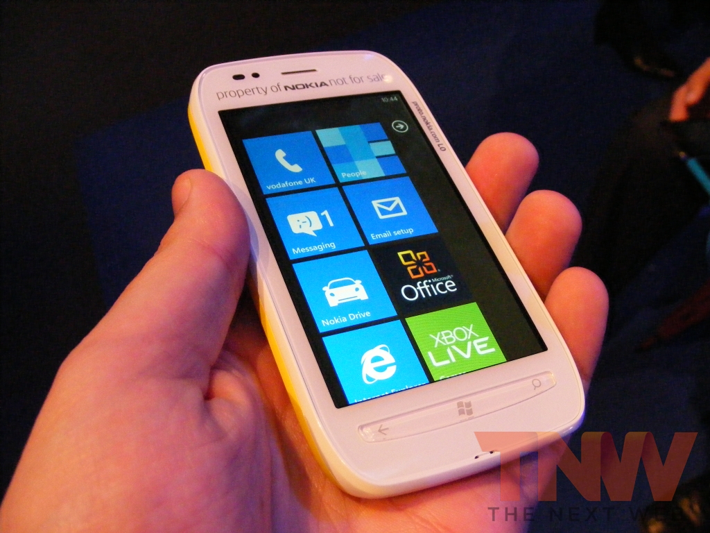 Nokia begins shipping Lumia 710 in Taiwan, will roll out globally in âcoming weeksâ
