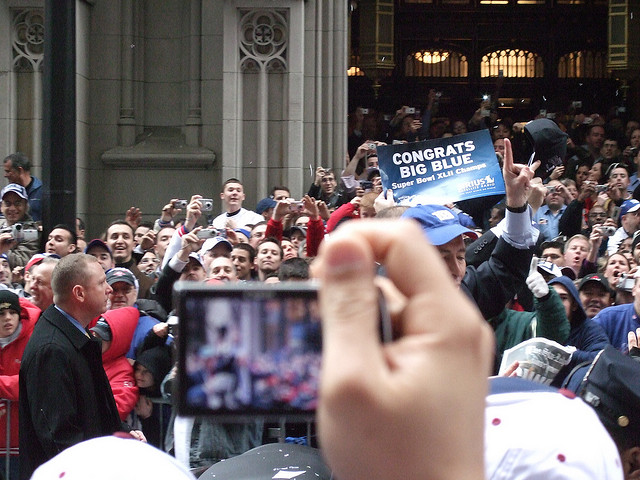 FoursCrowd shows you crowded foursquare locations to flock to or stay away from