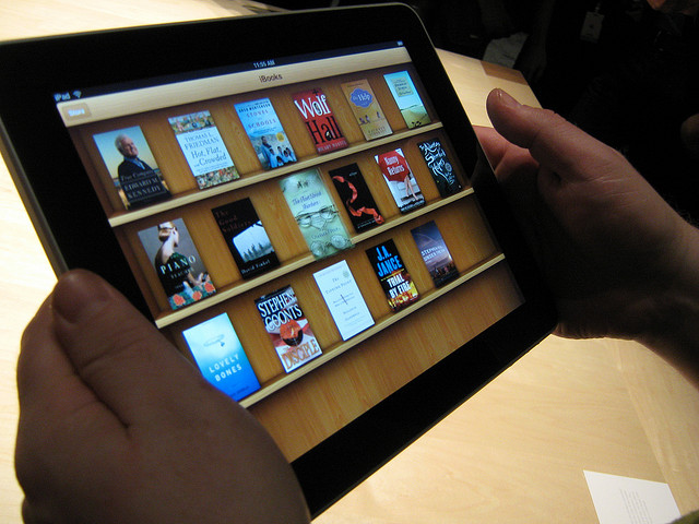 Apple: 3 million iTunes U, 600,000 iBooks Author app downloads in 5 days