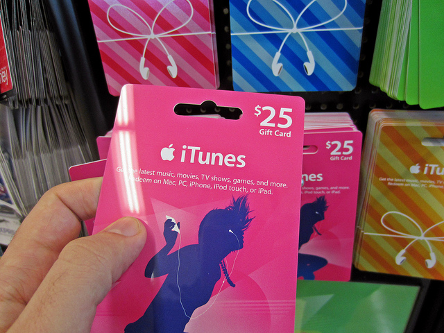 Apple releases iTunes 10.5.3 to allow syncing of interactive iBooks to iPad