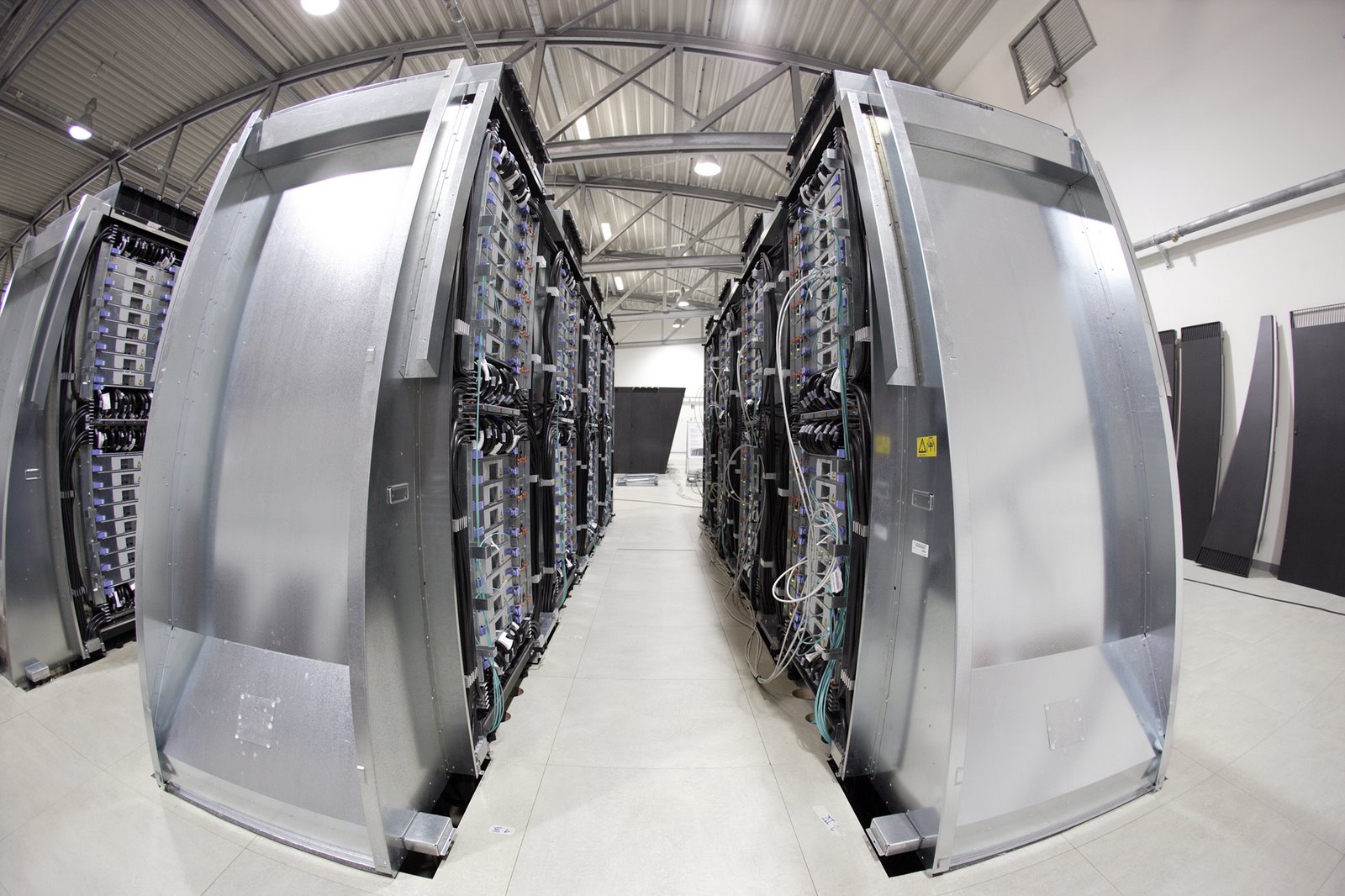 Amazon expands its free AWS cloud hosting offering to allow Windows Server applications
