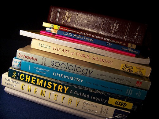 Apple’s new textbooks are live and you can get them right now