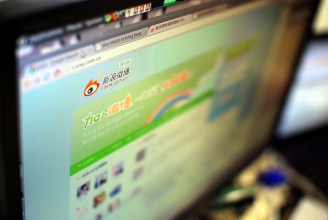 Sina ‘does a Twitter’ with new SMS service, but it’s limited and not free