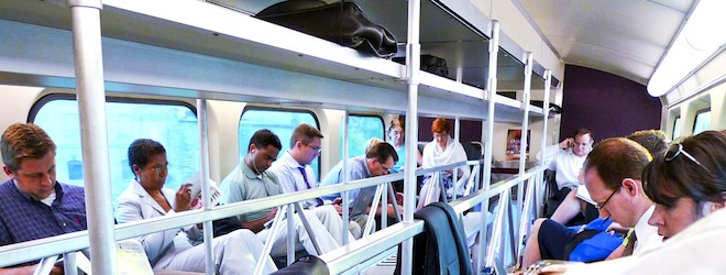 Politicianâs potentially incriminating conversation is live-tweeted by a reporter on a train