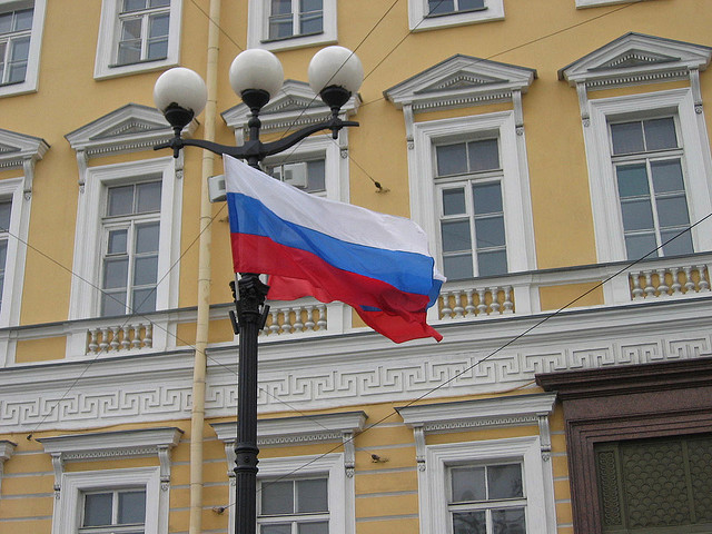 Netflix and Hulu looking to launch video services in Russia