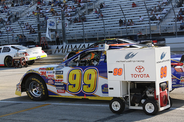 NASCAR racing team turns to Google+ Hangout to prep fans for Daytona 500