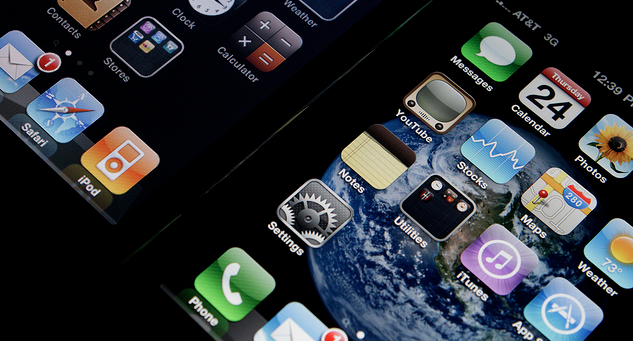 Nokia dominates global Internet usage in mobile devices, but Apple is king in the US, UK