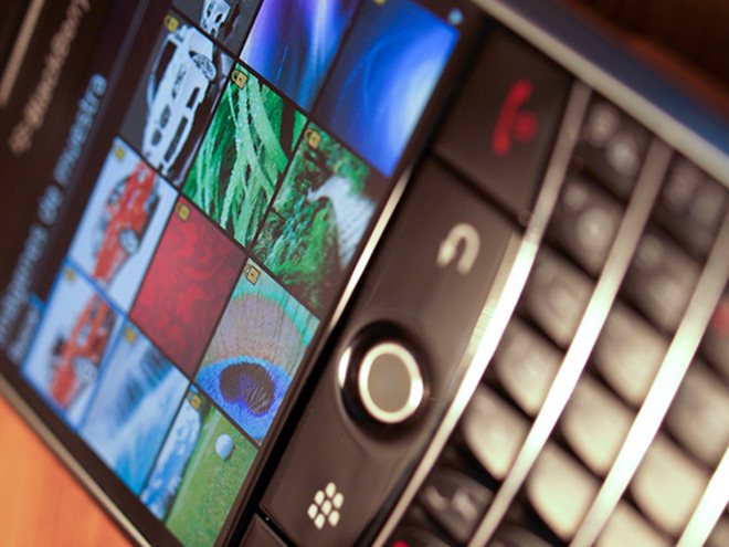Travel search service Kayak drops BlackBerry support, blames lack of users