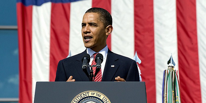 Obama brags about his Twitter follower count, poking Aziz Ansari in the process
