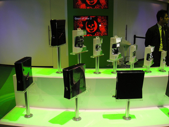 Microsoftâs next-gen Xbox will reportedly drop disc drives, launching in 2013