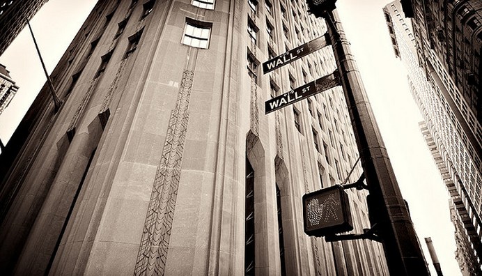 Zynga reports revenues of $329 million and earnings per share of $0.06 in Q1 2012