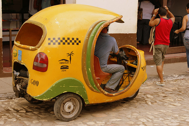 SideCar is a community ridesharing app that aims to turn all of us into Uber drivers