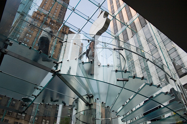 Apple working to improve remote customer service in online store