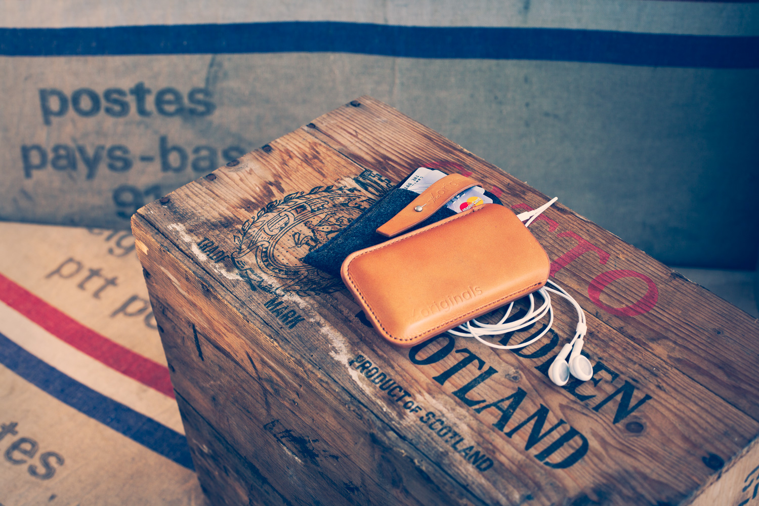 Mujjo’s new cases for iPhones, iPads and Macbooks are a vision in felt and leather