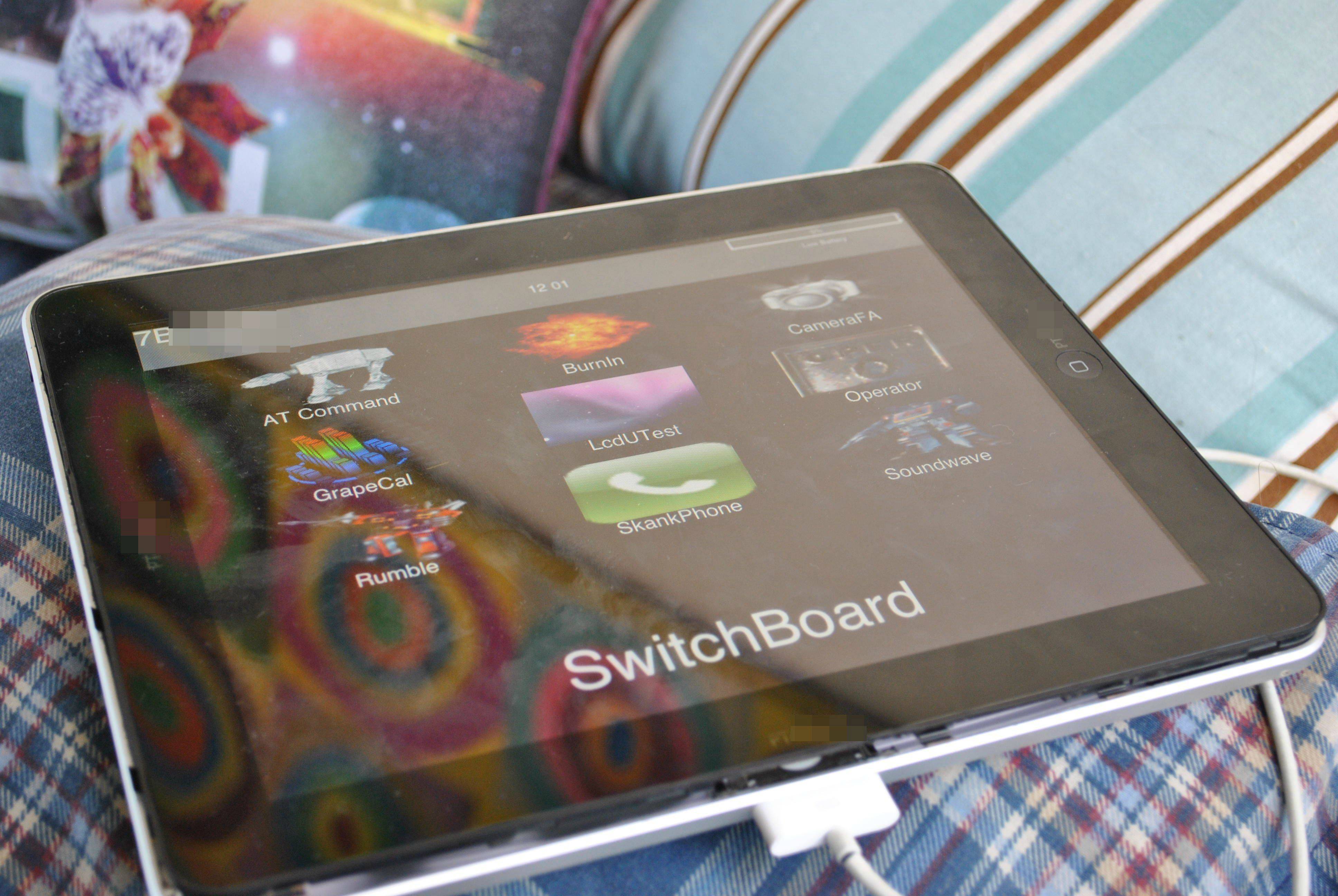 First generation iPad prototype with dual dock connectors up for auction