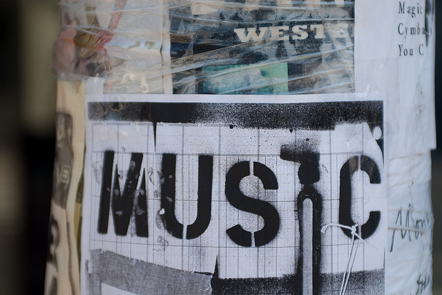Google and Facebook reportedly interested in buying into music video site Vevo