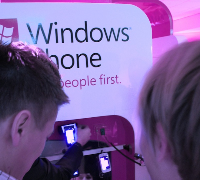 LinkedIn releases official Windows Phone app, and it’s beautiful