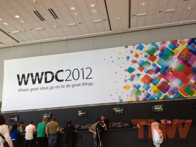Apple announces 30 billion app downloads, 400 million accounts and 650,000 apps now available