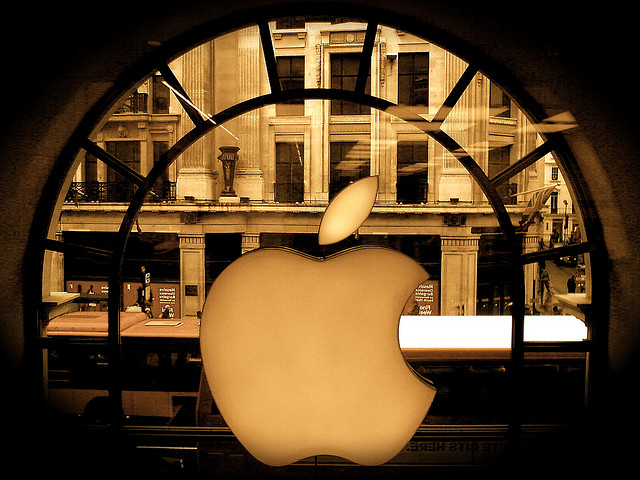 Apple removes negative reviews from affected App Store apps to mitigate DRM issue