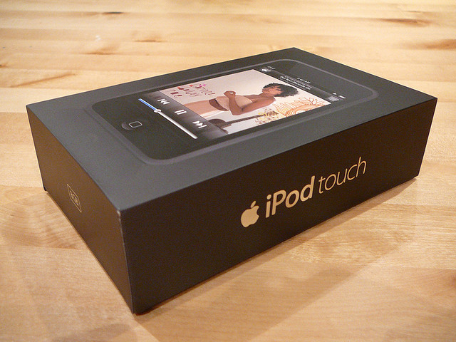 Warehouse worker takes Amazon for $160,000, stealing 726 iPods and 49 HP laptops in just 41 days