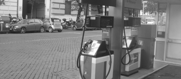 Waze wants your help to launch real-time fuel price and toll road features globally