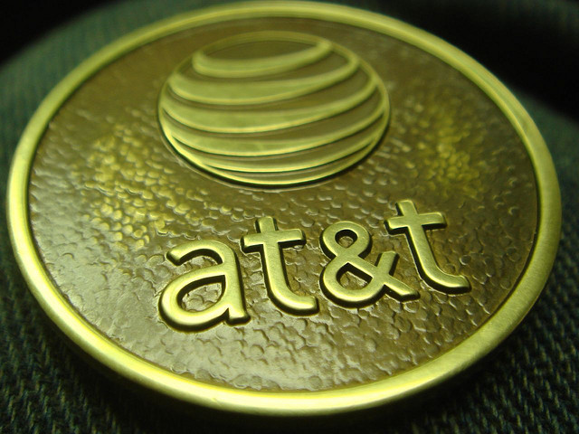 AT&T’s U-verse second-screen app update – iPhone and iPod Touch can now be used as remote ...