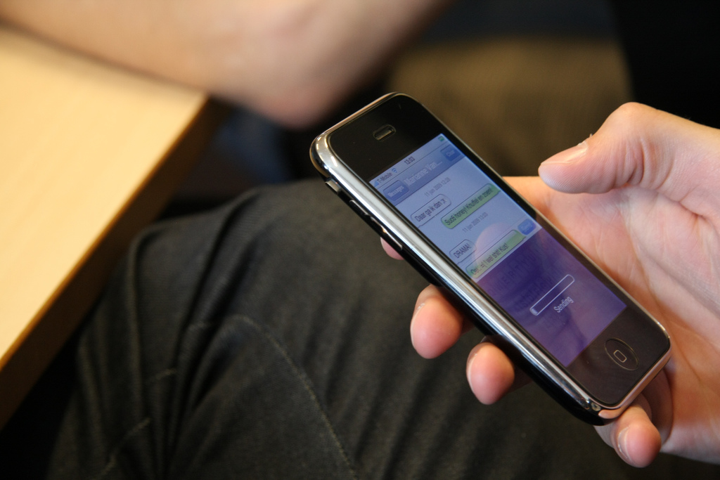 Messaging flaw found in Apple’s iOS may encourage iPhone phishing