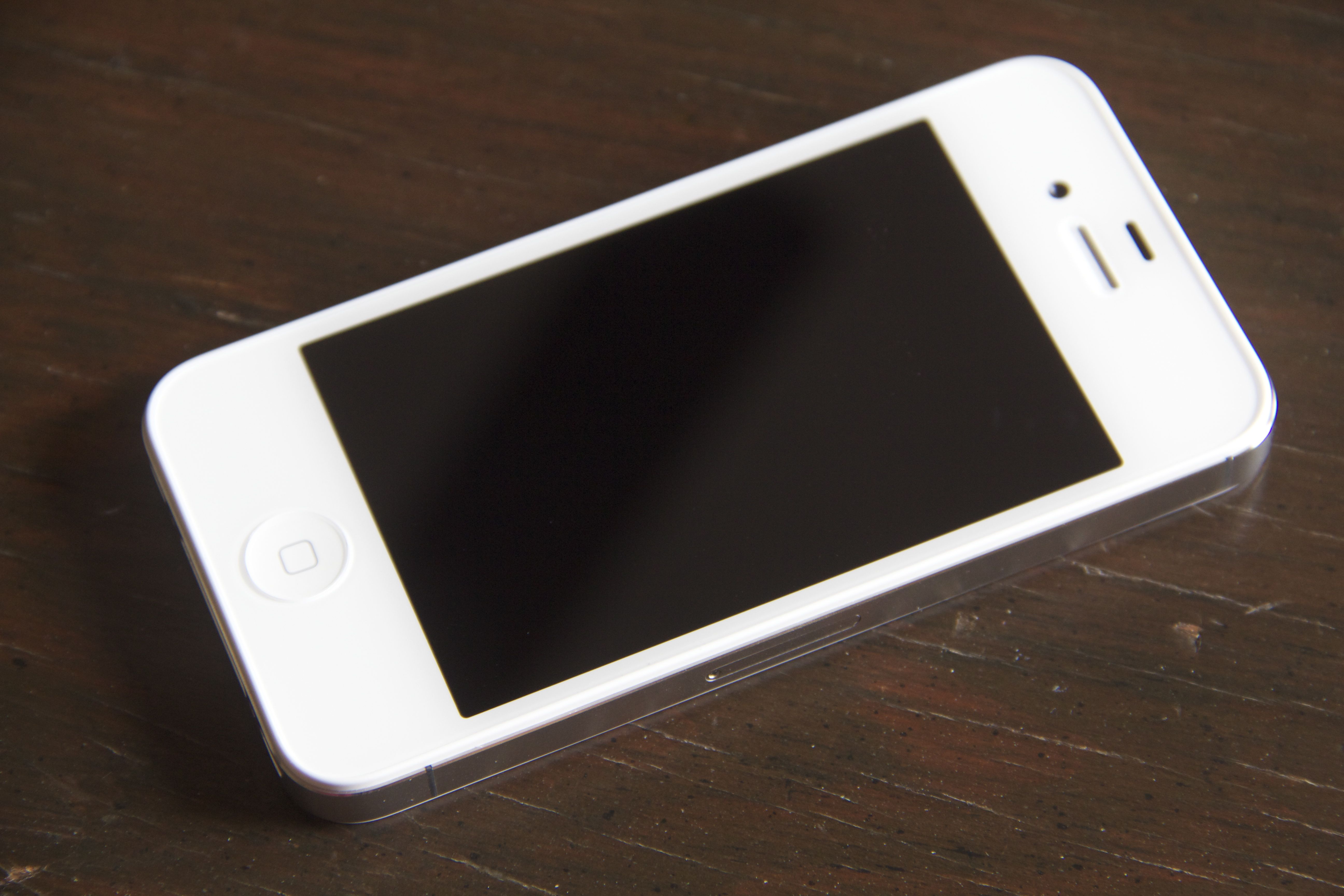 Sprint reduces iPhone 4S to $149 and waives $36 activation fee in advance of next iPhone
