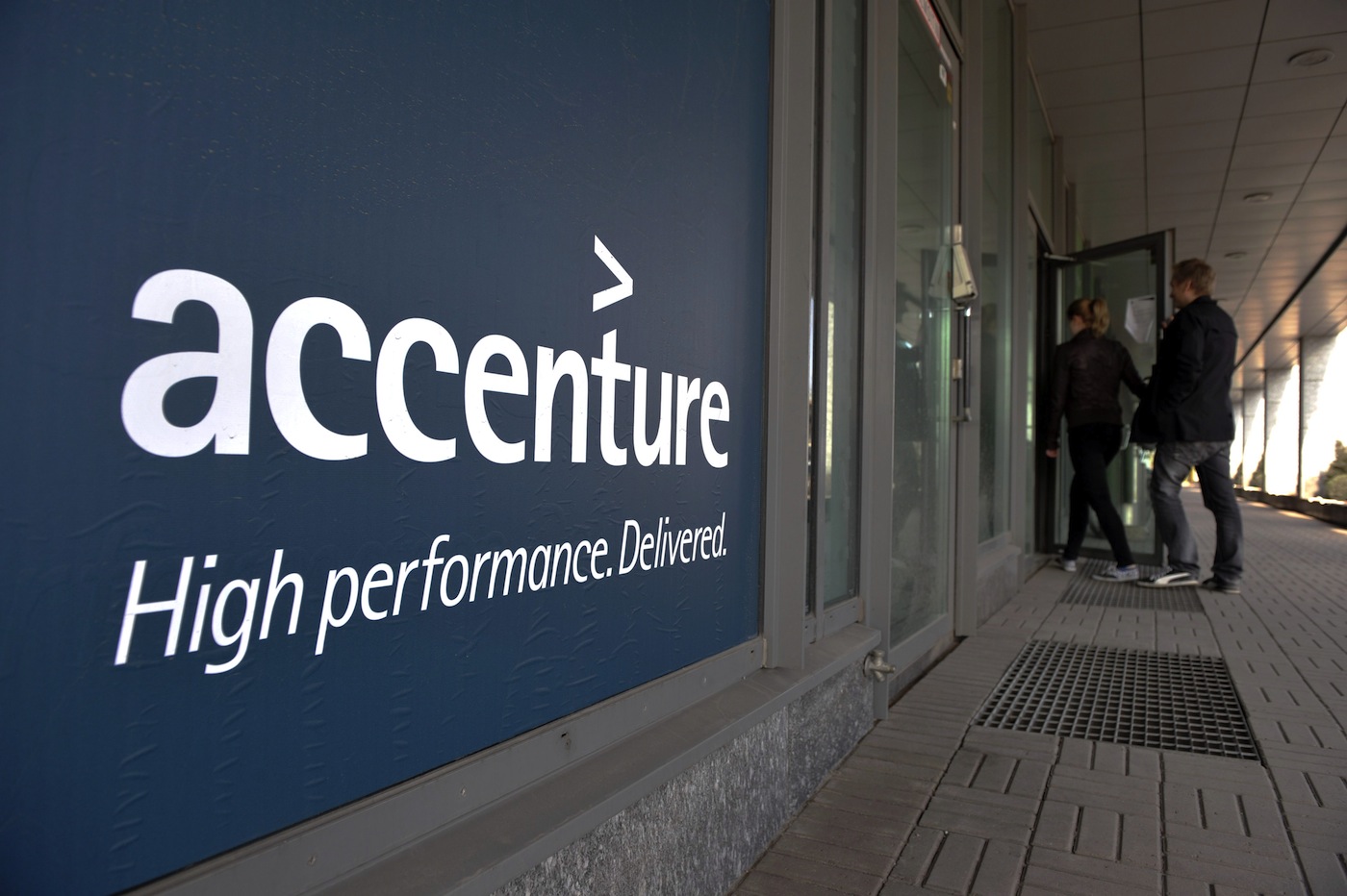 Accenture acquires “software and skills” of Nokia Siemens Networks’ IPTV business; ...