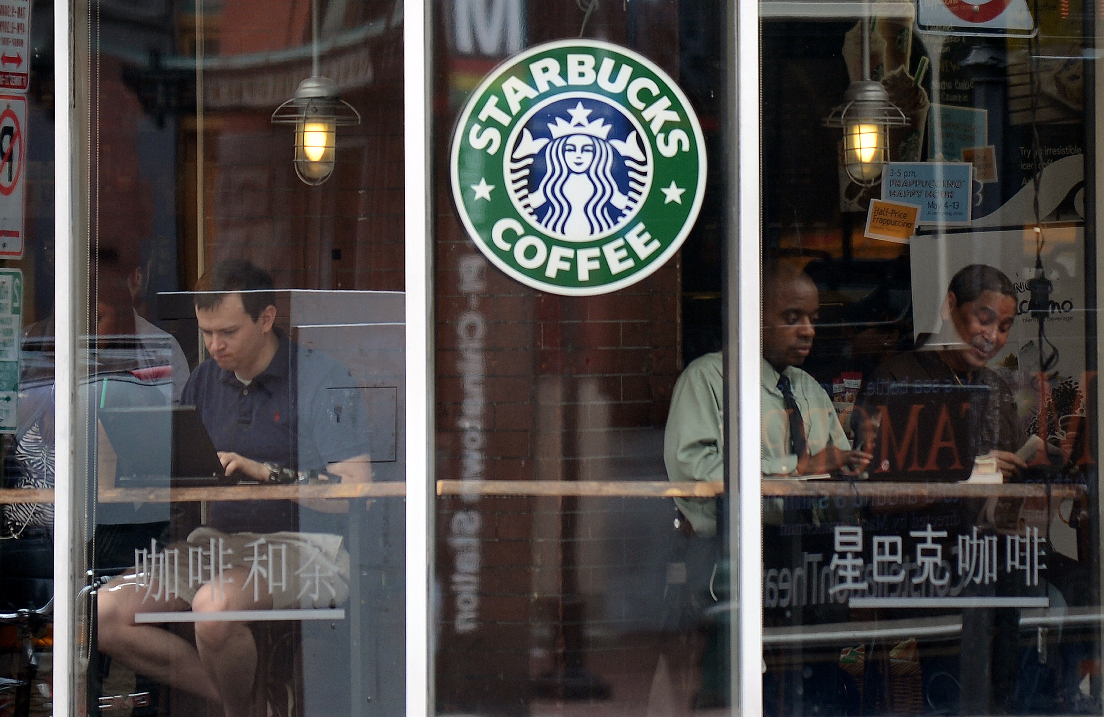 Starbucks adds Passbook support to iOS apps in the UK and Canada, but still no iPhone 5 compatibility ...