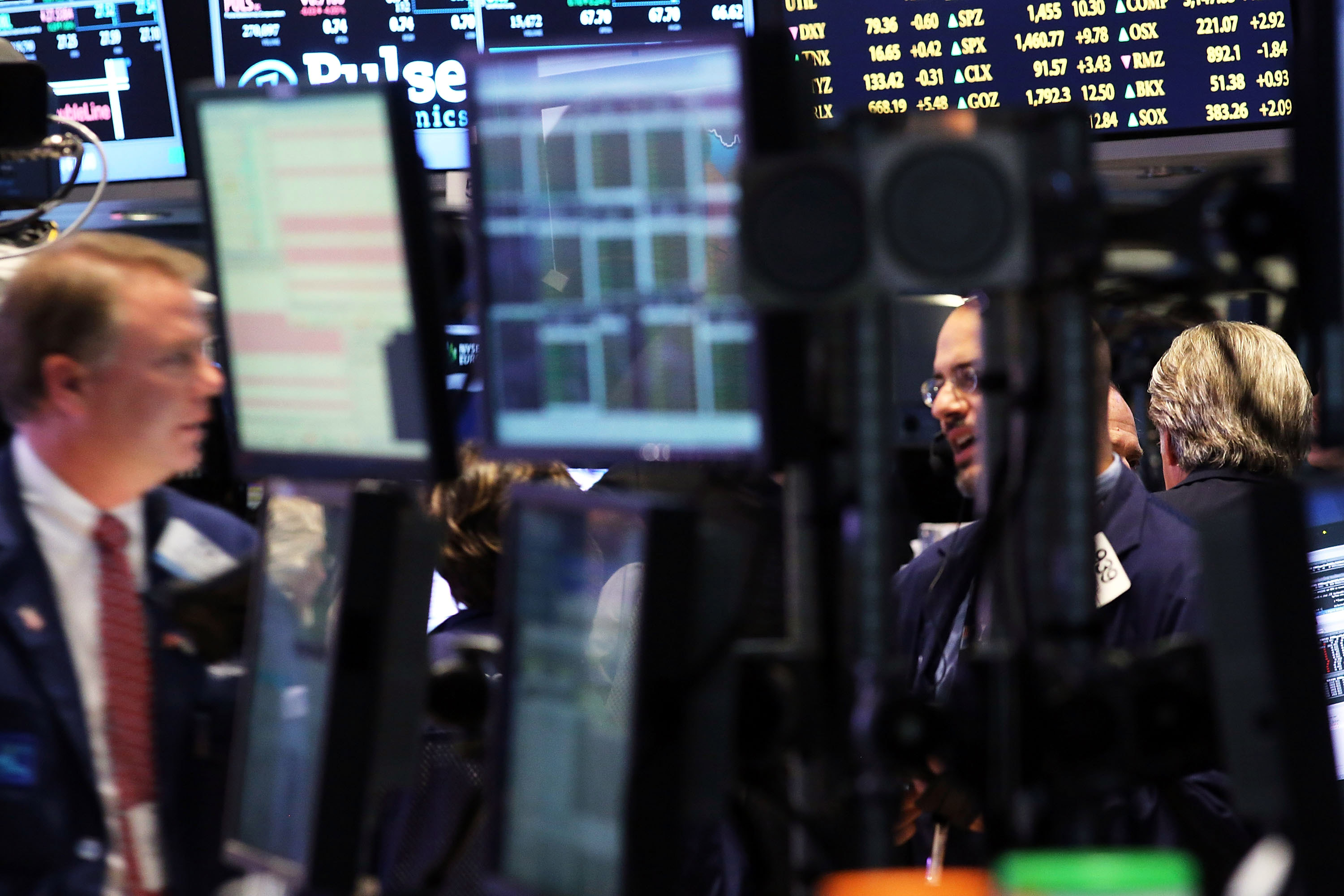 Google dives after reporting $14.10 billion in revenue and earnings per share of $6.53